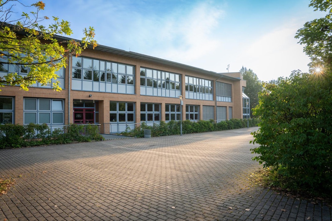 Schulgebäude des Dr. Max Näder Gymnasiums