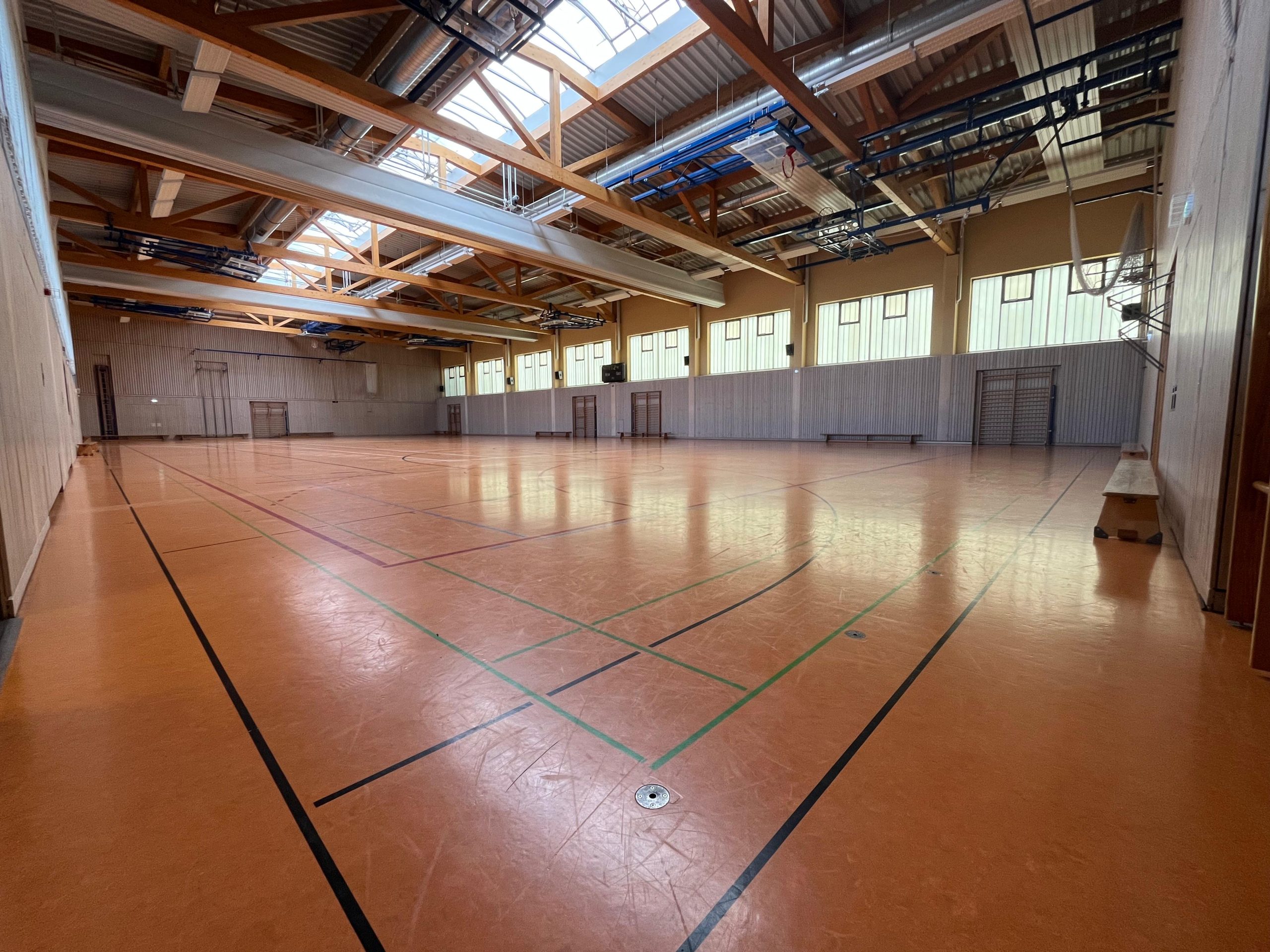 Bewegungsangebot auf dem Schulhof des Dr. Max Näder Gymnasiums