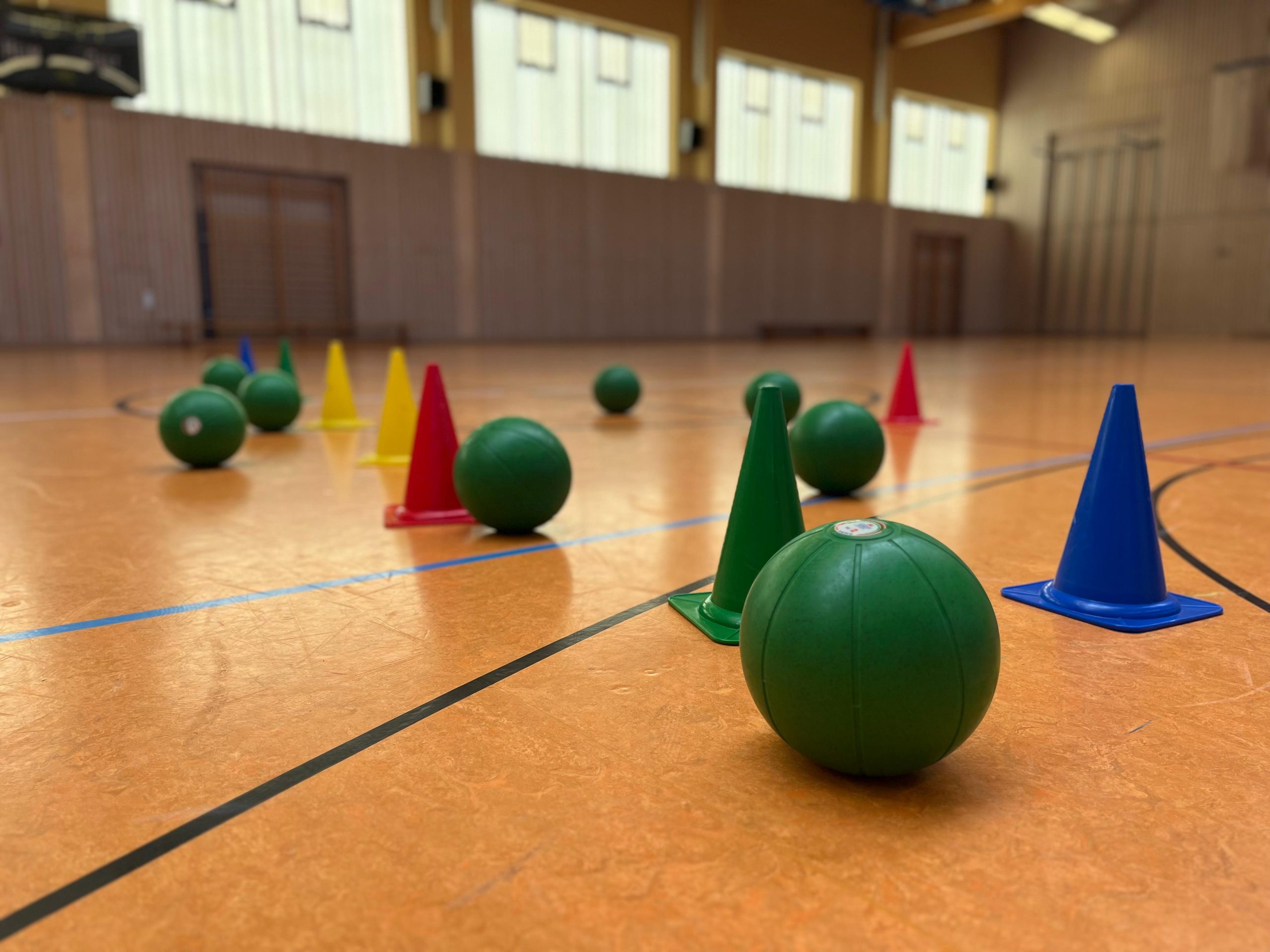 Bewegungsangebot auf dem Schulhof des Dr. Max Näder Gymnasiums